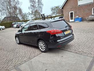 Ford Focus 1.0i titanium  92kw  clima picture 3