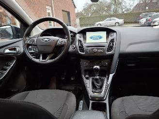 Ford Focus 1.0i titanium  92kw  clima picture 7