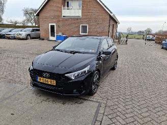 damaged passenger cars Hyundai I-20 1.0i  hybrid    navi clima 2021/10