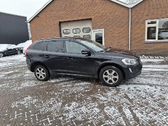 uszkodzony samochody osobowe Volvo Xc-60 2.0 d3  150pk   clima navi 2016/4