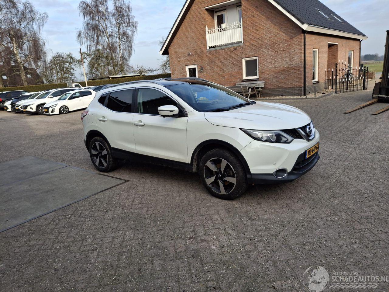 Nissan Qashqai 1.2i 85kw pano  clima navi