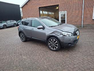 Schadeauto Nissan Qashqai 1.6i  pano   117pk 2012/5