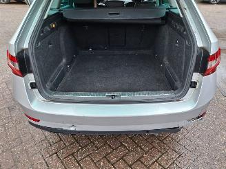 Skoda Superb 1.4 tsi automaat   clima navi picture 2