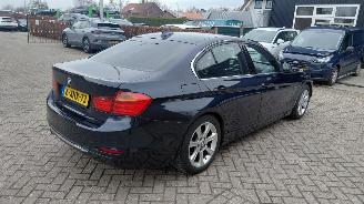 uszkodzony samochody osobowe BMW 3-serie 320 diesel automaat  163pk navi 2014/9