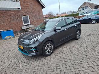 Unfallwagen Kia Niro dynamic line 64kwh   204pk navi clima 2021/11