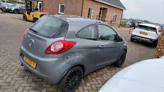 Ford Ka 1.2i  cool sound  69pk   airco picture 2