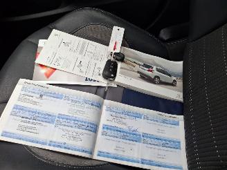 Peugeot 2008 1.2 vti  82pk pano automaat navi picture 4