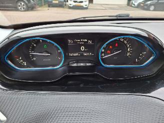Peugeot 2008 1.2 vti  82pk pano automaat navi picture 9