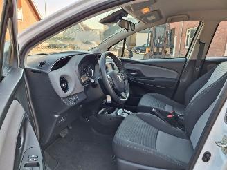 Toyota Yaris 1.5 hybrid  clima    navi picture 10