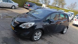 Vaurioauto  passenger cars Opel Meriva 1.4i   88kw    airco 2011/5