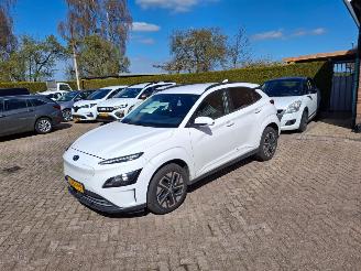 uszkodzony samochody osobowe Hyundai Kona 64kw     accu       navi  204pk 2023/10