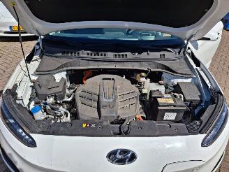 Hyundai Kona 64kw     accu       navi  204pk picture 11
