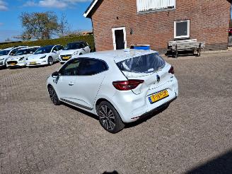 Renault Clio 1.6 hybrid   117pk  leer navi  automaat picture 4