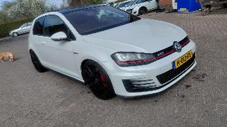 Avarii autoturisme Volkswagen Golf 2.0 tsi 230pk gti performance pano 2013/10
