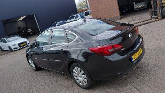Schadeauto Opel Astra 1.4i automaat    navi 140pk navi clima 2016/2