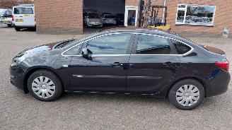 Opel Astra 1.4i automaat    navi 140pk picture 5