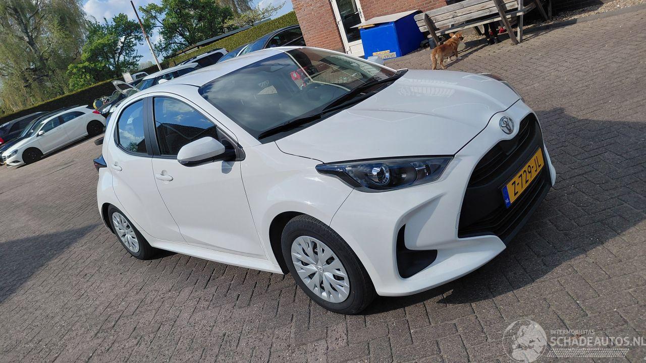 Toyota Yaris 1.5 hybrid  navi clima
