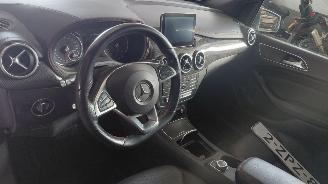 Mercedes B-klasse 180 1.6i  90kw pano navi picture 12