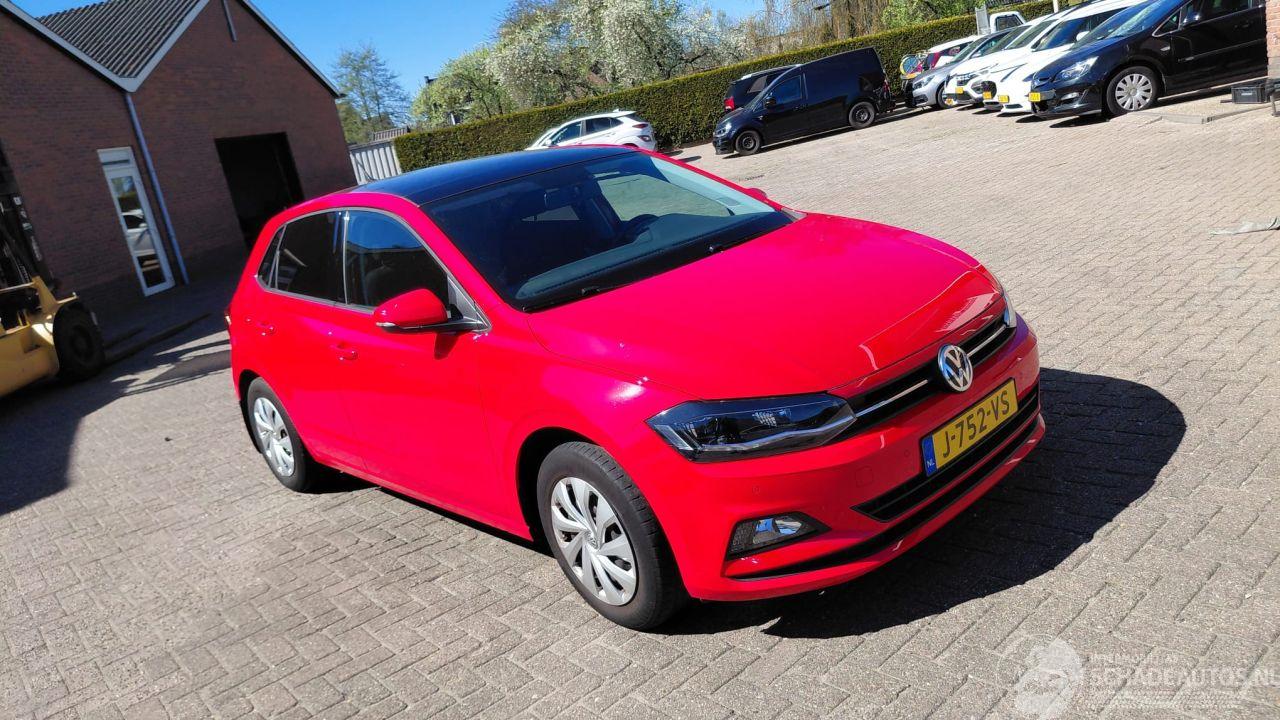 Volkswagen Polo 1.0 tsi  70kw   pano navi