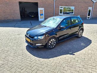 Unfallwagen Volkswagen Polo 1.0i 70kw  navi airco 2015/9