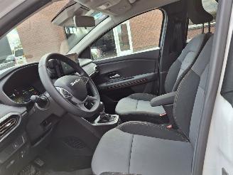 Dacia Jogger 1.6 Hybrid 140 Navi 7 Persoons picture 7