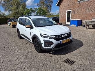 Damaged car Dacia Jogger 1.6 Hybrid 140 Navi 7 Persoons 2024/11