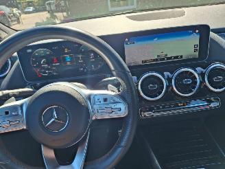 Mercedes B-klasse 180d  116pk navi clima amg uitvoering picture 6