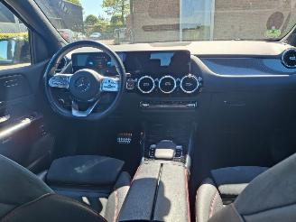 Mercedes B-klasse 180d  116pk navi clima amg uitvoering picture 6