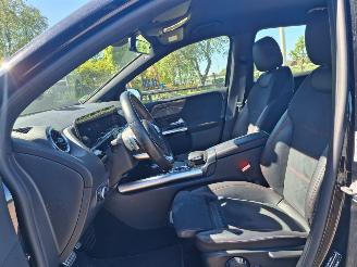 Mercedes B-klasse 180d  116pk navi clima amg uitvoering picture 5