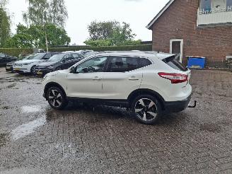 Unfallwagen Nissan Qashqai 1.2 N  PANO NAVI AUTOMAAT 2017/4