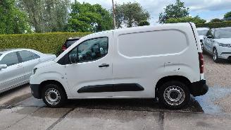 Toyota Proace 1.5 d4d   99pk 3 zitter  navi picture 2