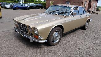 Vaurioauto  passenger cars Jaguar XJ 4.2  245pk airco 1969/11