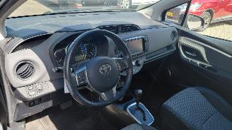 Toyota Yaris 1.5 hybrid  navi clima picture 4