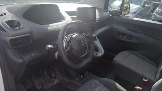 Peugeot Partner 1.2i  110pk navi airco picture 7