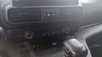 Peugeot Partner 1.2i  110pk navi airco picture 15
