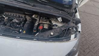 Peugeot Partner 1.2i  110pk navi airco picture 11