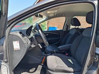 Volkswagen Polo 1.2 tsi  66kw  airco navi picture 4