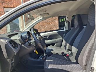 Peugeot 108 1.0ivti  allure  clima  navi lmv picture 5