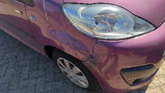 Peugeot 107 1.0i 5drs airco picture 5