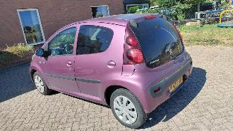 Peugeot 107 1.0i 5drs airco picture 10