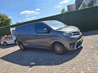 Vaurioauto  commercial vehicles Toyota Proace 2.0 d4d  177pk automaat  navi 2018/12