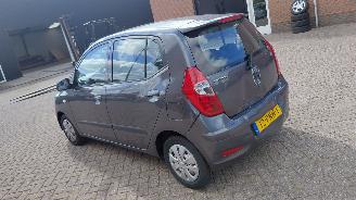 Hyundai I-10 1.1i 69pk airco 5drs picture 6