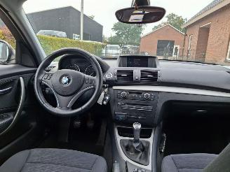 BMW 1-serie 118i 5drs airco navi picture 7
