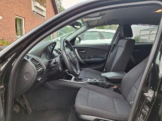 BMW 1-serie 118i 5drs airco navi picture 4