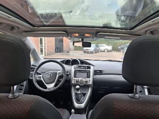 Toyota Verso 1.8 vtti  147pk navi clima  pano picture 7