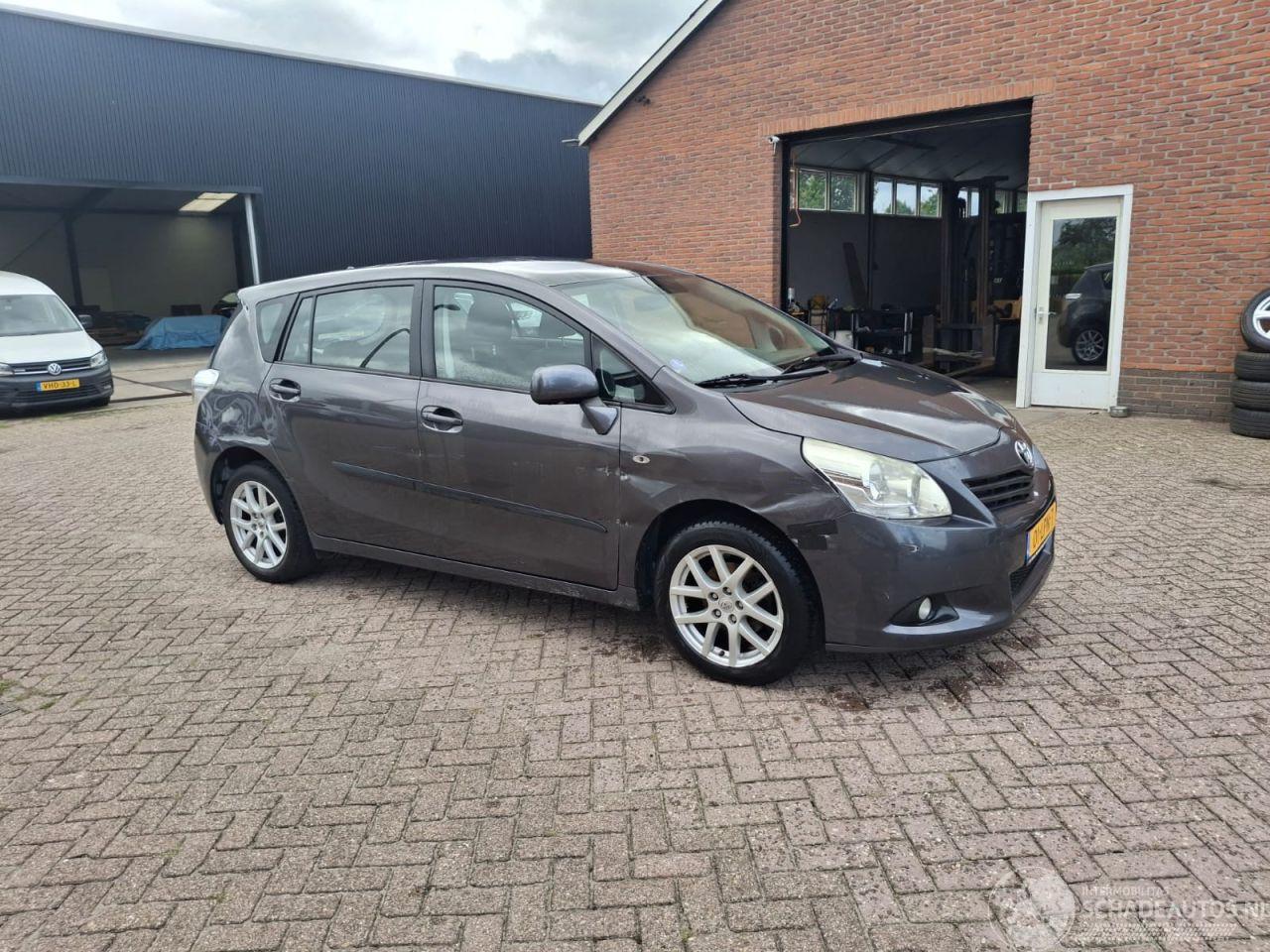 Toyota Verso 1.8 vtti 147pk navi clima pano