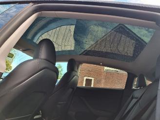 Tesla Model Y rwd  58kwh  pano  238pk picture 5