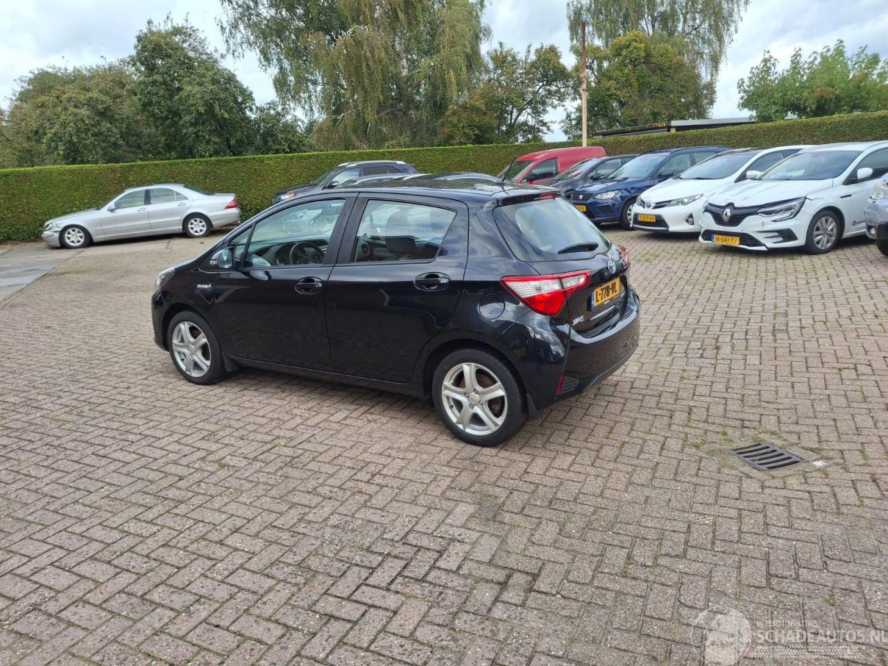 Toyota Yaris 1.5 HYBRID    navi