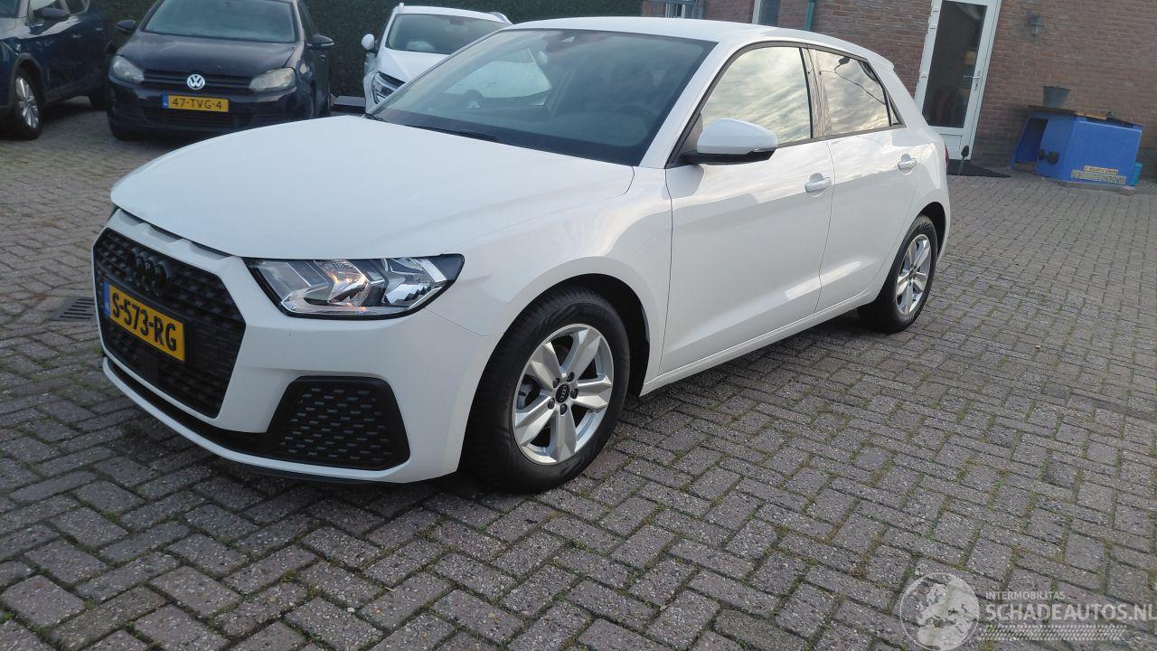 Audi A1 1.0i 5drs 95pk navi airco