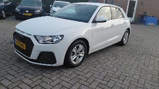 Schadeauto Audi A1 1.0i 5drs   95pk navi   airco 2023/3